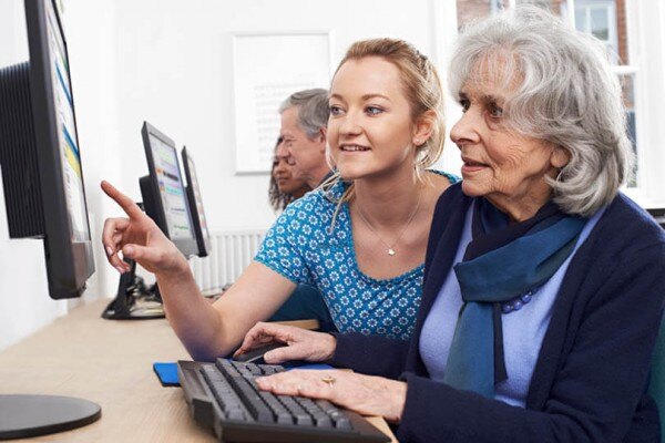 Volunteer | School for Seniors Volunteer | School for Seniors